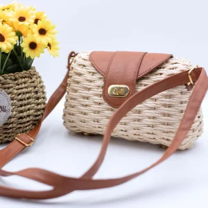 All Seasons Fashion Lady Portable Cross Body Tote Bag Handmade Woven Straw Handbag Buckle Closure Women Eco Friendly