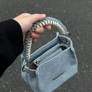 Bucket Bag for Women Niche Design High end Texture Minimalist and Versatile with Chain Detail Portable Handheld