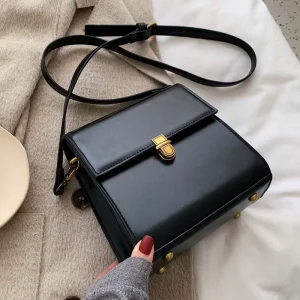 China custom logo new trendy pu leather premium fashion university girls crossbody shoulder bag bags for women