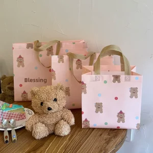 Custom Cartoon Bear Non Woven Tote Bags Luxury Kids Apparel Store Shopping Gift Carry Packaging Bags