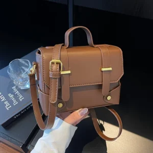 Custom High Quality Vintage Style Messenger Bag Large Capacity Multi Functional Women’s Crossbody Bag