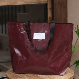 Custom Logo Burgundy Biodegradable Non Woven Tote Bag Screen Printed Design for Clothing Store Promotional Gift Bag
