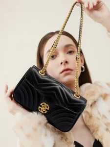 Custom Quilted Genuine Leather Shoulder Bag Flap Closure Medium Handbag with Phone Pocket