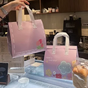 Custom Takeout Packaging Bags Disposable Insulated Composite Material Tote for Desserts Cakes Printed logo Commercial Catering