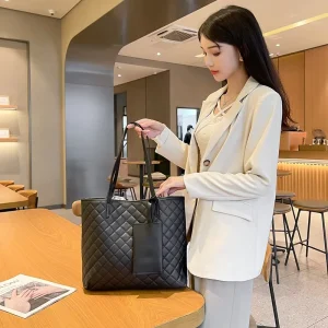 Customizable Women’s Waterproof Shoulder Bag Machine Woven Knitted Big Tote Handbag Ladies’ Purses Handbags Customizable Bag