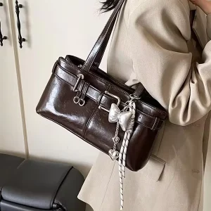 Elegant Designer Shoulder Bag for Women Spacious and Stylish
