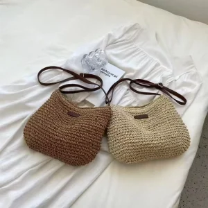 Factory Pure Hand woven Bags with Large Capacity Made of Straw for Beach Use with a Slanted Hanging Design