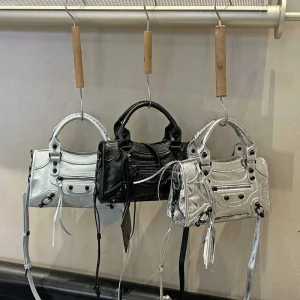 Fashion Ladies Olive Fabric Punk Cross Body Bag with Detachable Strap & Studs Women Casual Tote Hand Bags From Guangzhou