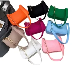 Fashionable Women’s Single Strap Shoulder Bag with Zip Closure Polyester Lining Portable and Versatile Underarm Bag