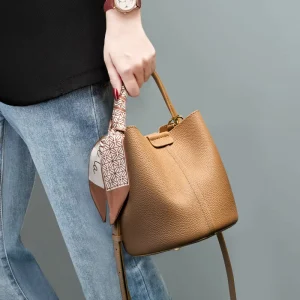 First-Layer Cowhide Leather Women’s Crossbody Bucket Bag New Fashion Style Genuine Leather Waterproof Soft Zipper