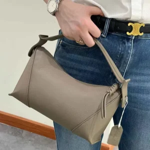 Genuine Leather Women’s Crossbody Shoulder Bag Large Capacity Fashion Urban Simplicity Zipper Closure Small Square Design