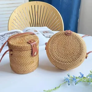 Handmade Straw Knitting Lady Style Beach Bag with Chains Decoration Travel Leisure Women’s Bag
