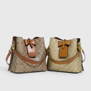 High end Ladies’ Bucket Bag the Lining Is Made of Polyester Fiber