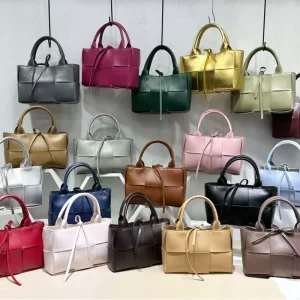 High end Leather Woven Handbag Fashionable Tote Bag Women’s Portable Travel Shoulder Crossbody Strap Zipper