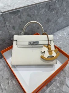 High end Second generation Bag for Women Palm patterned Cowhide Handbag for Carrying on the Shoulder or Cross body