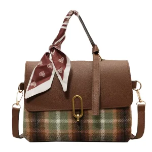 High end small bag women’s new trendy versatile commuter shoulder messenger bag fashionable portable small square bag