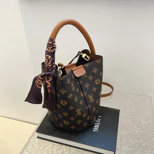 Ladies’ Large Capacity Casual Bucket Bag Fashionable Style with Geometric Patterns Can Be Carried Cross body.8273