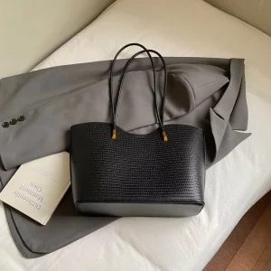 Lady Handbags with Button Closure Large Capacity Purses for Girls Stylish Design PU Handbag Shoulder Bag
