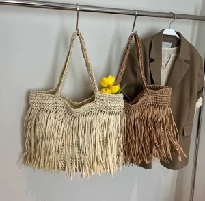 Large Capacity Seaside Vacation Straw Woven Bag Handmade Women Tassel Bag Fashionable and Versatile Shoulder Bag