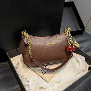 Luxury Designer Fashion Handbags with Zipper Closure PU Leather Chain Single Strap Polyester Lining Shoulder Bag