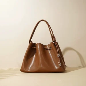 Luxury Outdoor Genuine Leather Drawstring Bucket Vintage Handbags Tote Bags with Diamonds Waterproof Single for Women