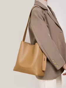 New Arrival Genuine Leather Tote Bucket Bag Large Capacity Versatile Crossbody Shoulder Bag for Women