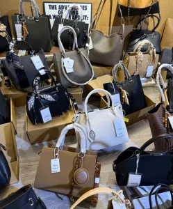New Bags Old Stock Lady Handbag Used Shoulder Bags Mixed Random