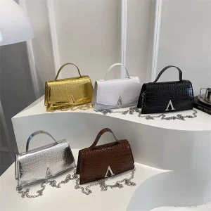 New Minimalist Shoulder Bag Fashionable Evening Bag High Aesthetic Handbag Elegant Crossbody Bag Chain Strap Top Handle