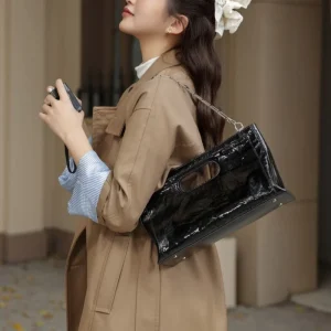 ODM&OEM Genuine Leather Women’s Retro Shoulder & Crossbody Bags with Chains and Magnetic Clasp Urban Simplicity Style