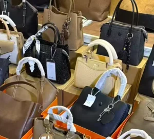 Popular High Quality Mixed Packaging Random Delivery Fashion Designers Inclined Shoulder Bag Stock Lady Handbags Used Bags