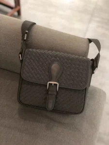 Premium Waxed Calfskin Messenger Bag Compact Vintage Satchel Purse Everyday City Commute OEM ODM Factory