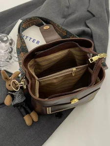 Retro Wide-Strap Mini Bucket Bag Crossbody with Zipper Closure PU Small Trendy Versatile Bag