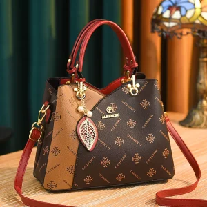 Saddle Shape Letter Large Capacity Fashion Handbag Shoulder Crossbody Bag Zipper Closure PU Material Women Daily Use
