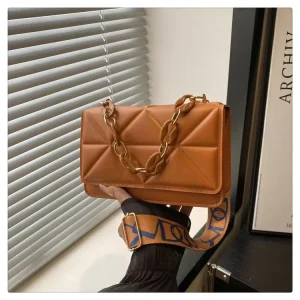 Simple Casual Retro Handbag with Wide Shoulder Strap and Chunky Chain Square Shape Polyester Lining