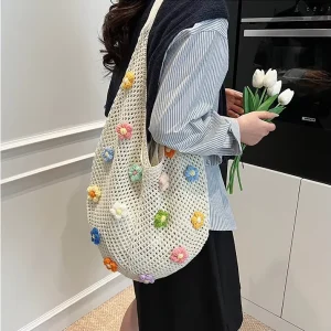 Soft Knitted Shipping Tote Bag Hand Made Flower Decoration Lightweight Beach Bag