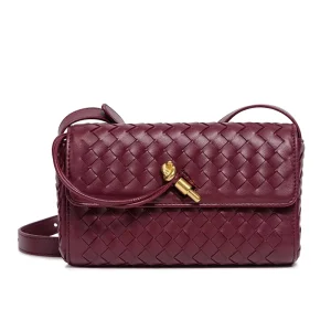 Spring Women Maroon Woven Small Flap Crossbody HandBag for Ladies Casual Woven Shoulder Bag Fashion Hand Clutch Bag Purse