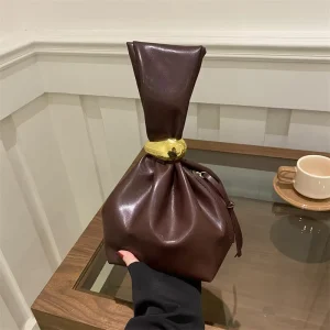 Stylish and Individualistic Small Bag for Womens Autumn Winter Featuring a Retro Pleated Simple Elegant Bucket