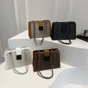 Summer New Women Personalized Chain Bag Fashionable Simple Messenger Bag Sling Shoulder Square Bag