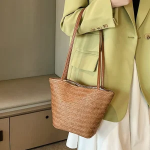 Summer Vacation Beach Woven Straw Bag Shoulder Bucket Bag Light Weight Straw Beach Bag Casual Shopping Travel Bag for Women