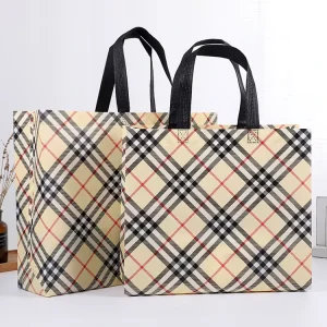 Supplier Classic Plaid Hand Carry Travel Tote Bag High Quality Custom Clothing Packaging PP Non Woven Shopping Bag with Handle
