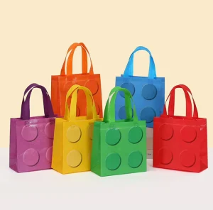 Three Dimensional Laminated Non Woven Tote Bags Biodegradable Waterproof Block Printed Packaging for Gifts