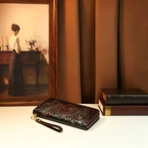 Vintage 3D Embossed Floral Women Clutch Bag Retro Flower Carved Long Wallet Purse with Wristlet Strap