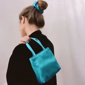 Vintage Satin Square Crossbody Bag for Women Elegant Designer Handbag with Gold Chain Strap Retro Shoulder Clutch Bag