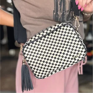 Women’s Checkerboard Crossbody Bag PU Leather Woven Shoulder Purse with Tassel Adjustable Strap Fashion Travel Handbag