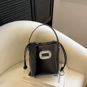 Women’s Fashion Bucket Bag Can Be Carried by Shoulder or Held in Hand Interior Made of Polyester Fiber