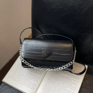 Women’s Fashionable Cross body Bag Large Capacity Chain Design Soft Material Suitable for Daily Use 2836