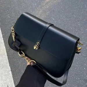 Women’s High Quality PU Textured Water Resistant Shoulder Messenger Bag Chain Underarm Saddle Fashionable Light Luxury New Style