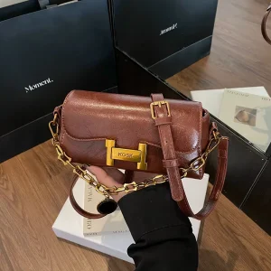 Women’s Luxury Crossbody Shoulder Bag Simple Casual Style Letter Decoration Suitable for Autumn and Spring Polyester Lining