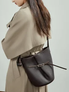 Women’s Niche Design Bucket Bag Minimalist Commute Top Layer Leather Shoulder Bag