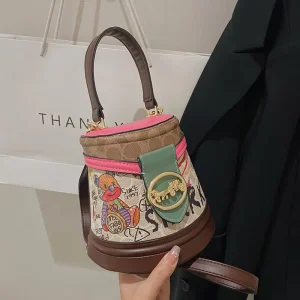 Women’s PU Spring Bag New Fashion Graffiti Bucket Versatile Stylish High end Feel Zipper Closure Single Shoulder Crossbody